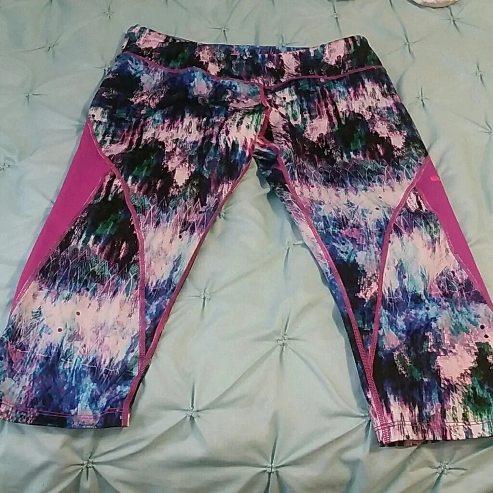 Pink Lotus Capri Pants Size Lrge